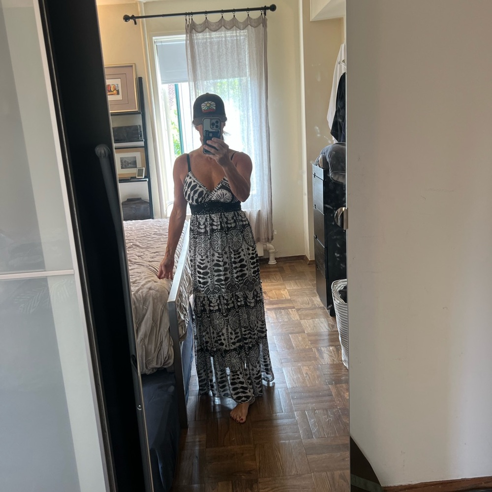 Alyn Paige Black and White Patterned Maxi Dress